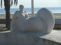 Sculpture on the sea front at Canet Plage 2017